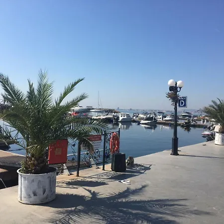 Fregata 16 سفيتي فلاس